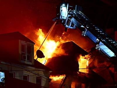 Bebé desaparecida Queens tras incendio en vivienda de Nueva York