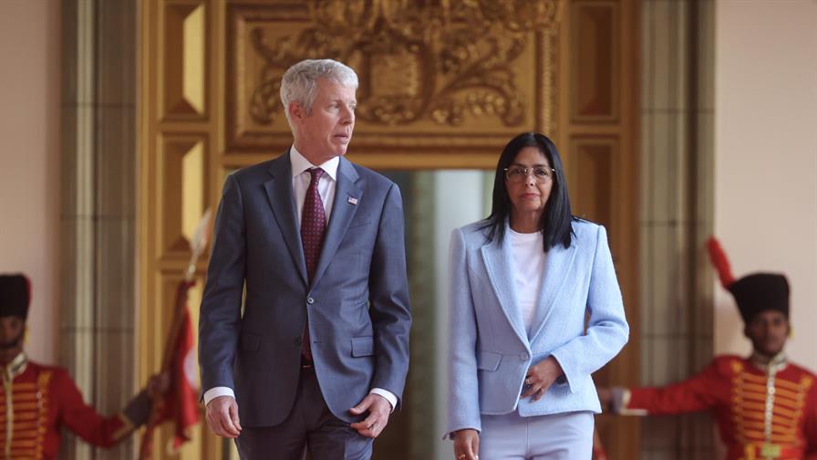 El secretario de Energ&iacute;a de EE. UU. impulsa hist&oacute;rico acuerdo con Delcy Rodr&iacute;guez en Caracas