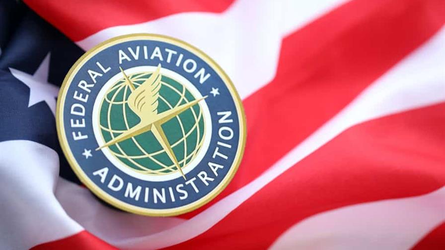 El regulador de aviaci&oacute;n de EE. UU. levanta el cierre del espacio a&eacute;reo de El Paso, Texas