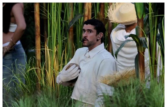 Estudiantes de cine de Intec participan en espect&aacute;culo de Medio Tiempo de Bad Bunny en el Super Bowl