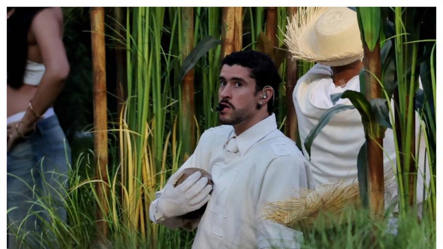 Estudiantes de cine de Intec participan en espect&aacute;culo de Medio Tiempo de Bad Bunny en el Super Bowl