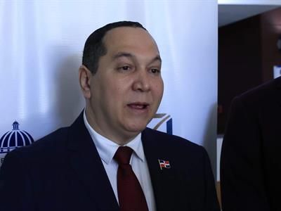 Ideice aboga por regulación de redes sociales en escuelas