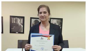 La Uni&oacute;n de Escritores Dominicanos reconoce a Irene P&eacute;rez Guerra como Miembro Distinguida