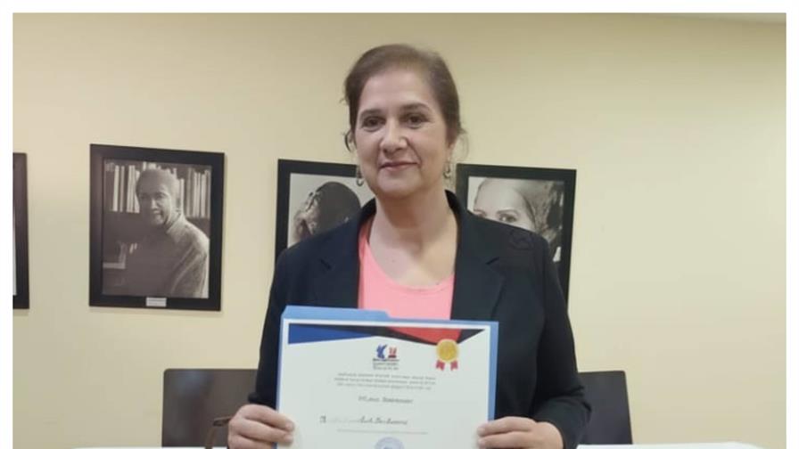 La Uni&oacute;n de Escritores Dominicanos reconoce a Irene P&eacute;rez Guerra como Miembro Distinguida