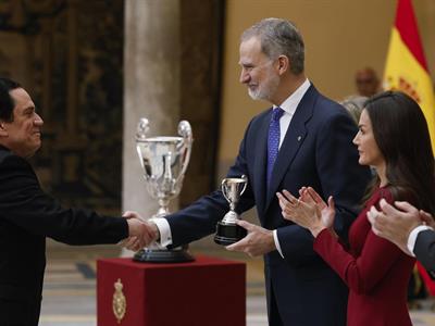 Los reyes de España premian Marileidy Paulino