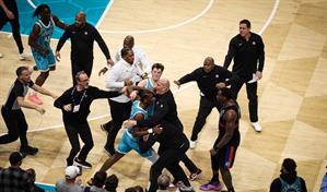 La NBA sanciona a cuatro jugadores por la pelea entre Pistons y Hornets