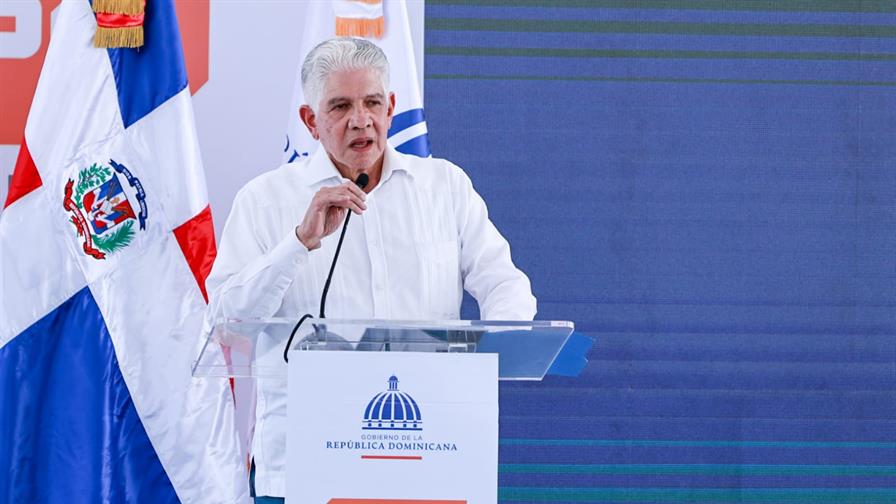 Obras P&uacute;blicas construye 15 puentes de manera simult&aacute;nea en el sur