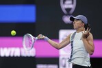 Iga Swiatek sigue firme en  Roland Garros  y avanza a la tercera ronda
