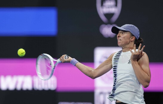 Iga Swiatek sigue firme en  Roland Garros  y avanza a la tercera ronda