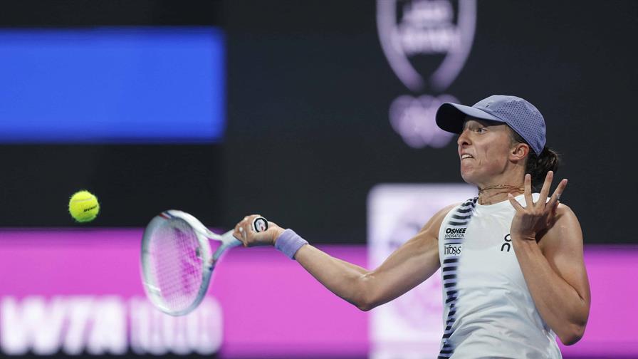 Iga Swiatek avanza a cuartos en el Torneo de Doha, Andreeva cae eliminada