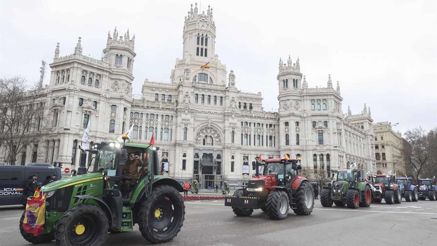 Unos 1,500 agricultores y 348 tractores protestan en Madrid contra Mercosur y la PAC