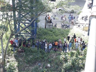 Un desaparecido en el río y cuatro heridos en accidente en Villa Mella