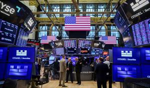 Wall Street cierra dispar en espera de datos de empleo e inflaci&oacute;n en EE. UU.