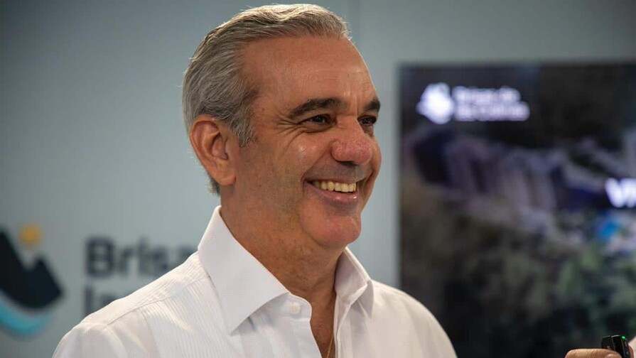 Luis Abinader es el cuarto presidente de Am&eacute;rica Latina mejor valorado, seg&uacute;n encuesta regional