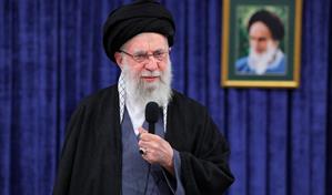 Ir&aacute;n destituye a director de canal tras eslogan contra el l&iacute;der supremo en plena transmisi&oacute;n