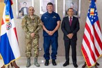Comandante de la Guardia Costera de EE. UU. se reúne con autoridades dominicanas