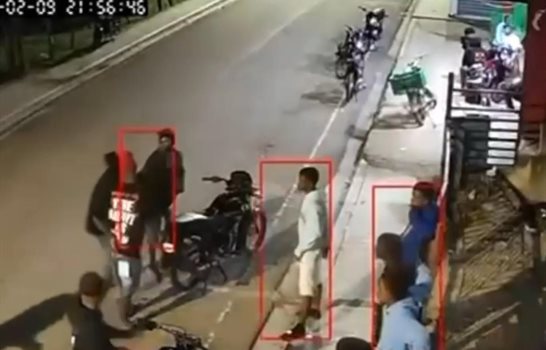 A punta de pistola: banda asalta a 15 personas en colmado en San Crist&oacute;bal