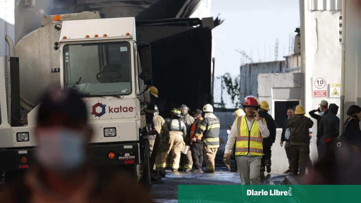 Incendio en empresa plásticos Haina controlado en un 95 %