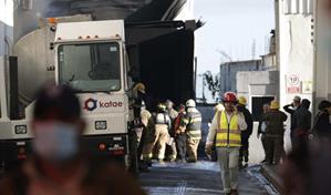 Bomberos han controlado en un 95 % incendio en empresa de pl&aacute;sticos en Haina