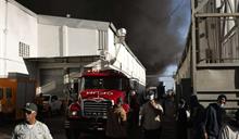 Evac&uacute;an a tiempo empleados tras incendio en f&aacute;brica de pl&aacute;sticos en Haina; no se reportan afectados