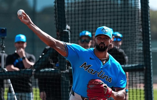 Sandy Alc&aacute;ntara agrega una nueva arma a su arsenal: el sweeper