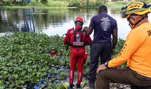 Reanudan b&uacute;squeda de hombre que cay&oacute; al r&iacute;o Isabela durante accidente de tr&aacute;nsito en Villa Mella