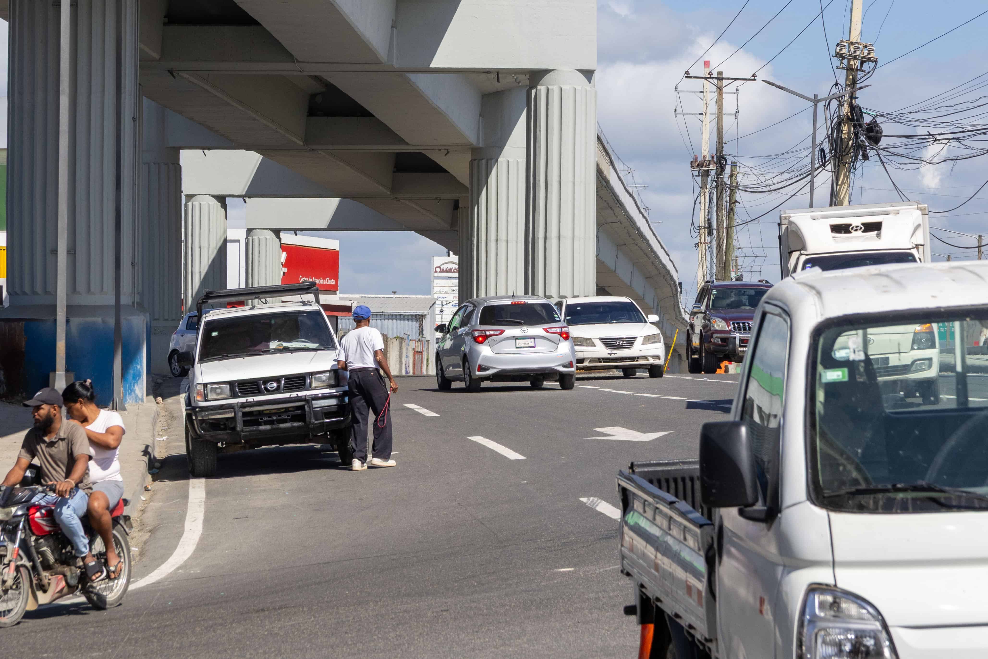 Todas las se&ntilde;al&eacute;ticas indican circulaci&oacute;n solo hacia el kil&oacute;metro 9.