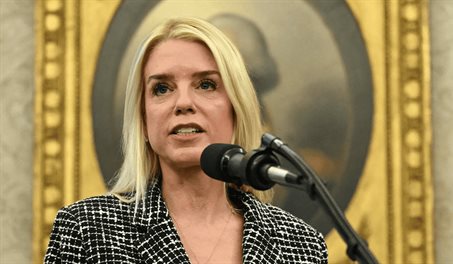 Trump elogia a su fiscal general por defenderlo en contenciosa audiencia sobre Epstein