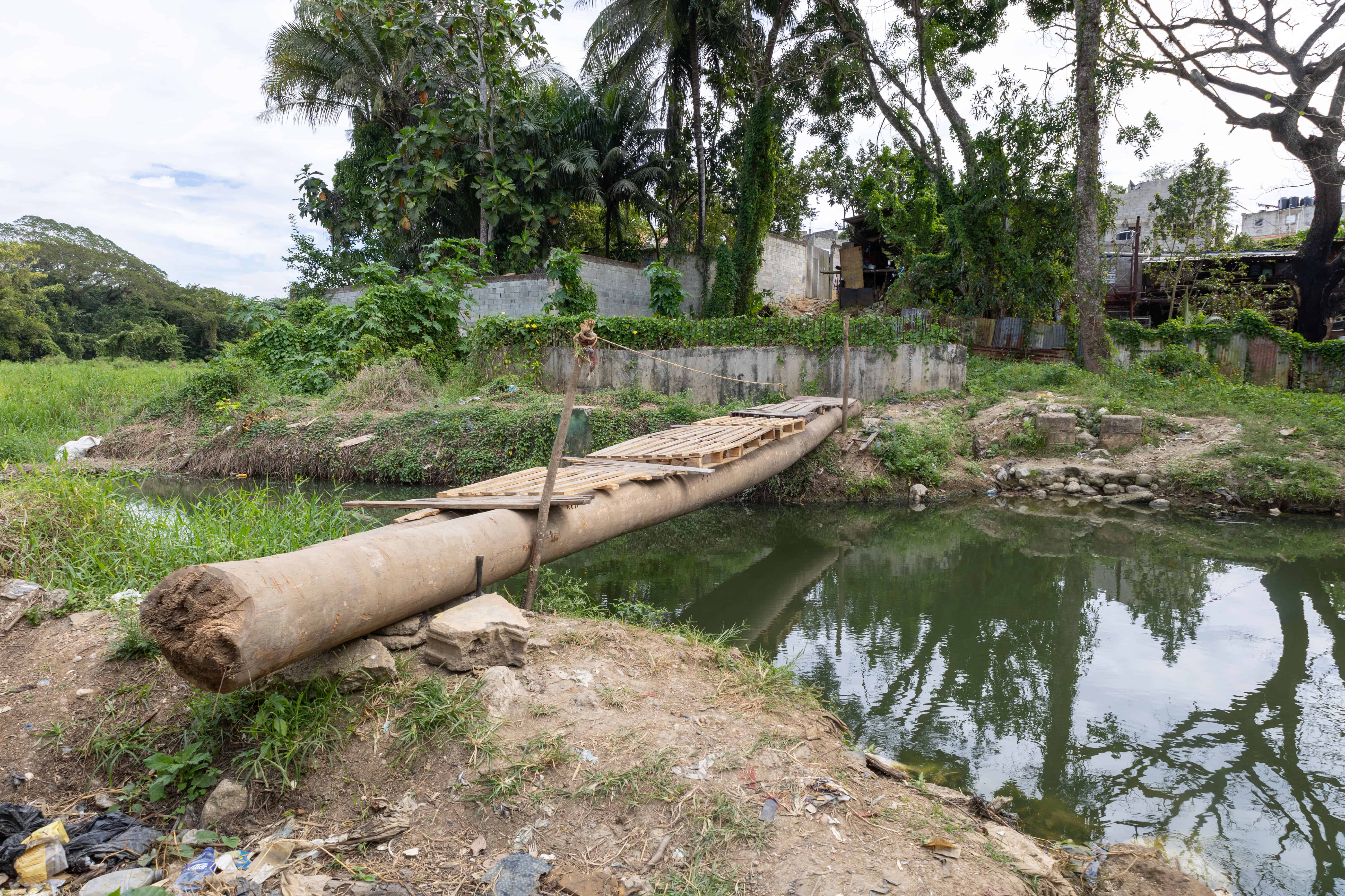 In Cancino Adentro they build an improvised bridge Infographic