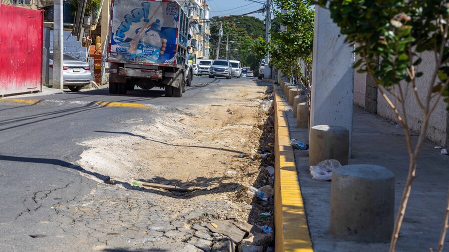 Deterioro vial causa accidentes y daños a vehículos en avenidas clave del Gran Santo Domingo Deterioro vial causa accidentes y daños a vehículos en avenidas clave del Gran Santo Domingo