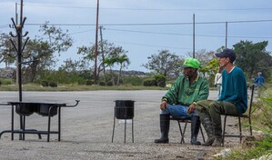 Cubanos en EE.UU. aceleran env&iacute;os de ayuda a la isla pero piden a Trump m&aacute;s restricciones