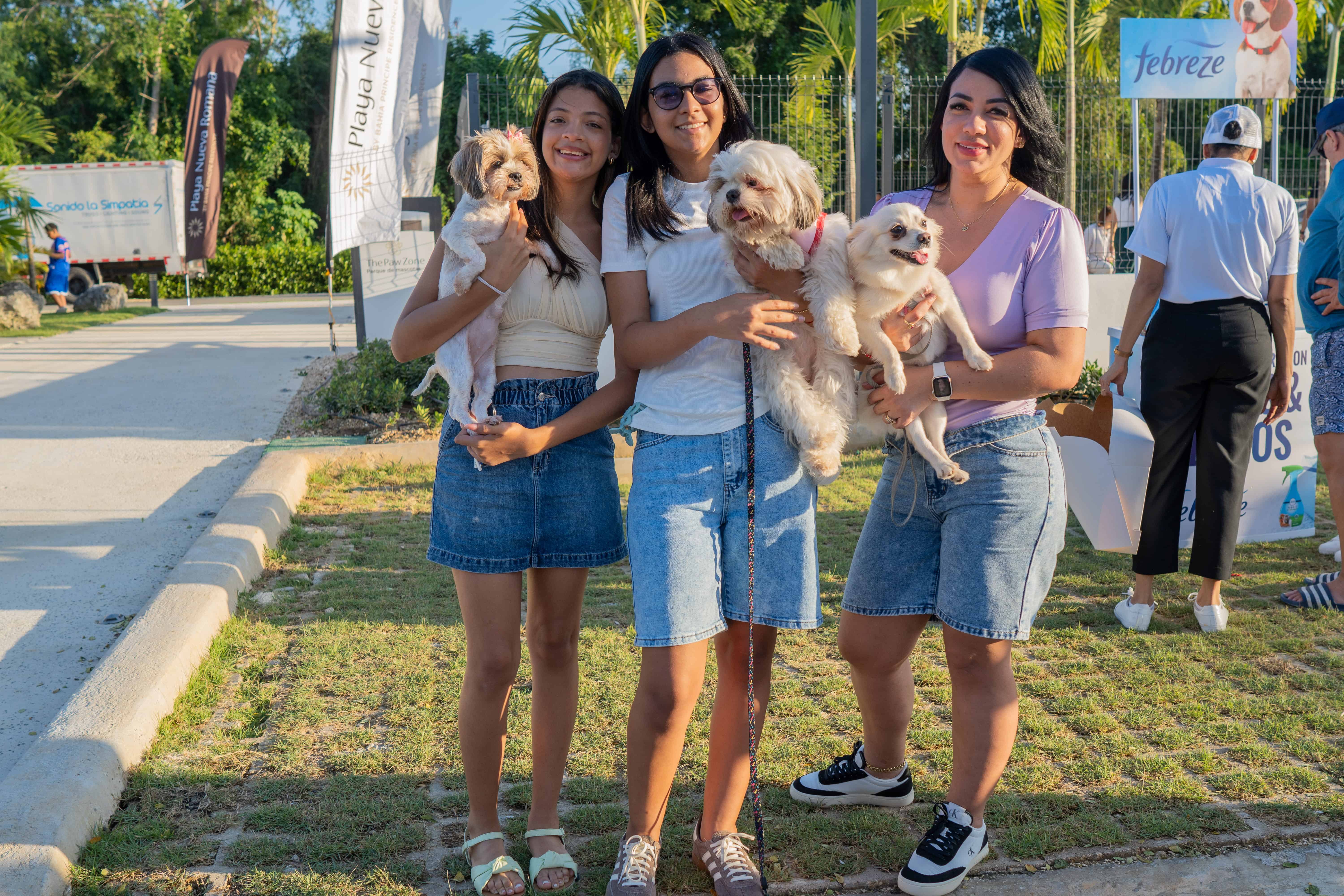 Dashira Perez, Sol, Juneilis Hernández, Milly, Yudelka Burgos y Keillor.