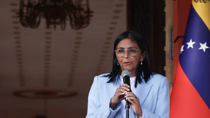 Delcy Rodr&iacute;guez informa que diplom&aacute;ticos viajar&aacute;n a EE. UU. para el inicio de relaciones