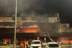 Empleados de L&R Comercial de Villa Mella lograron salir ilesos del incendio