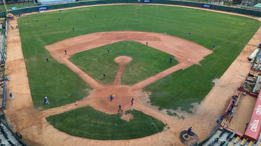 Un nuevo estadio se complica con el Quisqueya y el Teo Cruz en pie Un nuevo estadio se complica con el Quisqueya y el Teo Cruz en pie