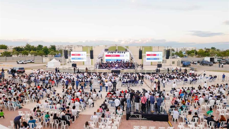 Abinader inaugura anfiteatro y parque La Gaviota en Ciudad Juan Bosch