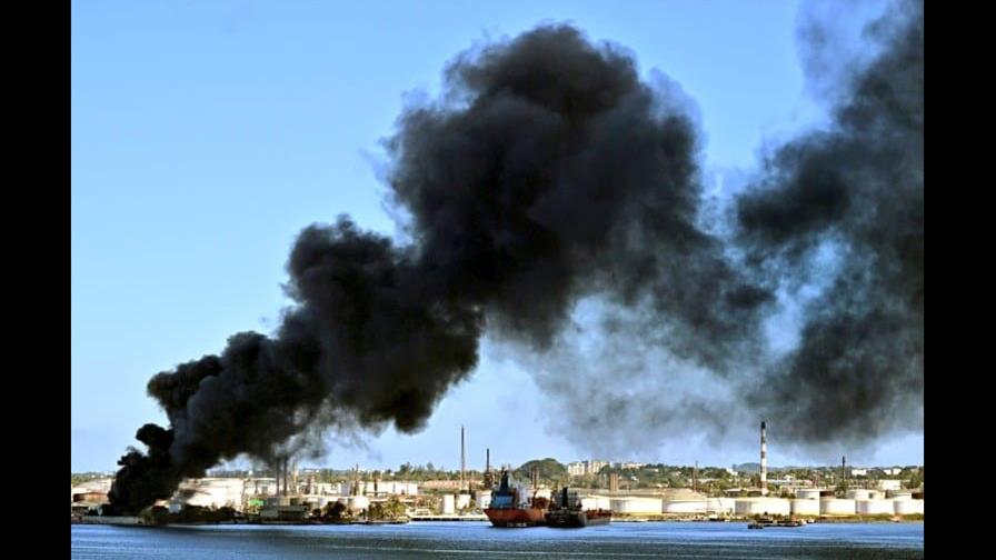 Se desata incendio en la refinería de petróleo de La Habana