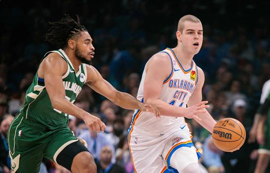 El joven Nikola Topic debuta en la NBA despu&eacute;s de tratamiento por c&aacute;ncer