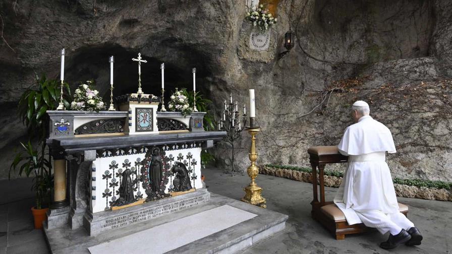 El papa nombra a una monja croata de 36 a&ntilde;os viceportavoz del Vaticano