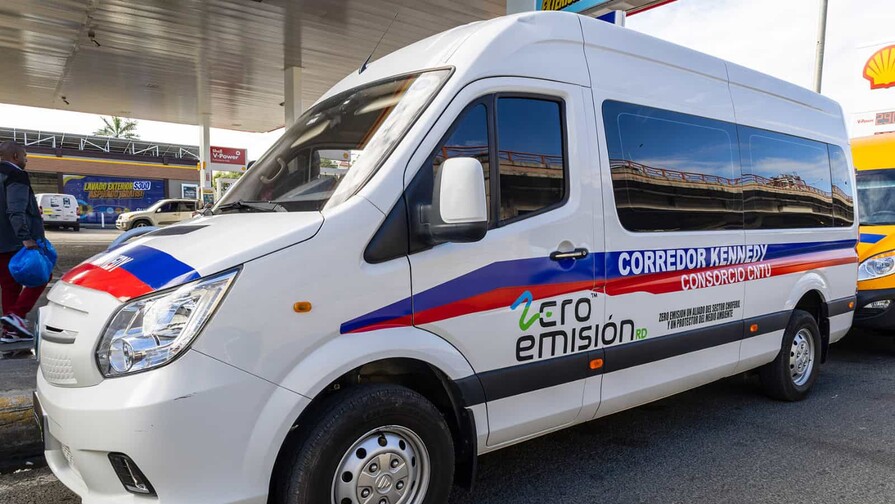 La CNTU muestra autob&uacute;s el&eacute;ctrico de transporte p&uacute;blico; pasaje costar&aacute; 35 pesos