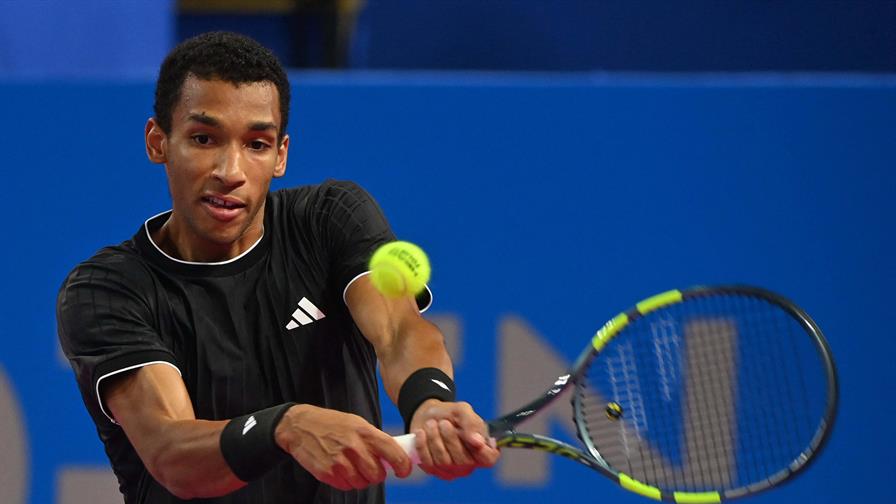De Mi&ntilde;aur y Auger-Aliassime pasan a cuartos en torneo ATP de R&oacute;terdam