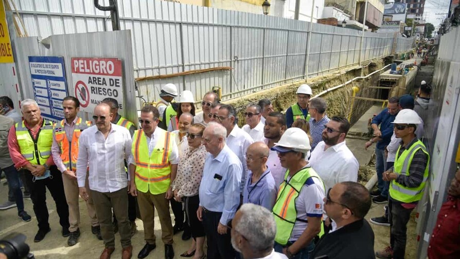 Ito Bison&oacute; supervisa renovaci&oacute;n de la Calle del Sol tras reclamos de comerciantes en Santiago