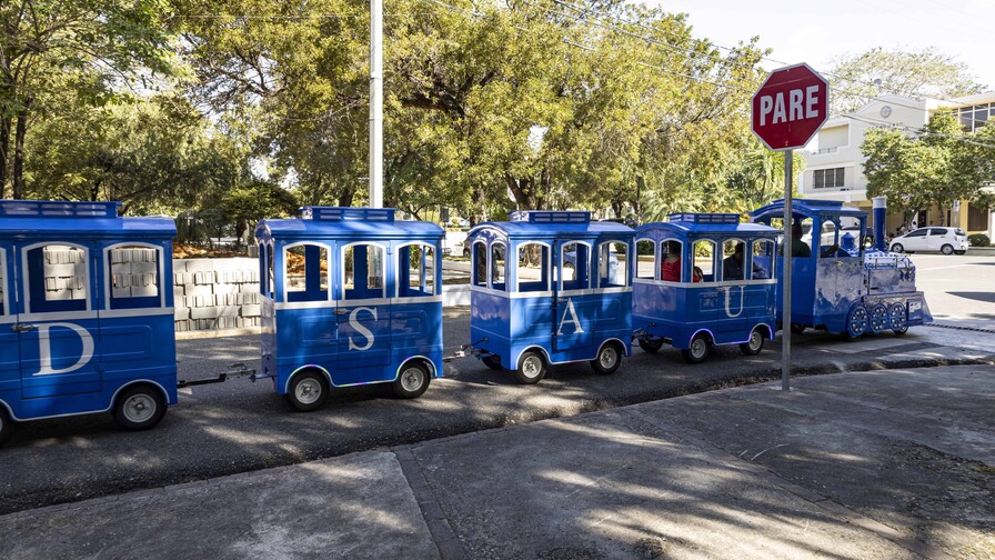 Estudiantes valoran de forma positiva el nuevo tren eléctrico de la UASD Estudiantes valoran de forma positiva el nuevo tren eléctrico de la UASD