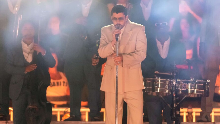 Euforia, colores y alegr&iacute;a en la previa del primer show de gira de Bad Bunny en Argentina