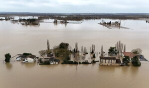 Tres muertos y miles de hogares sin electricidad tras el paso de un temporal por Francia y Espa&ntilde;a