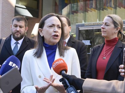 Chavismo y oposición realizarán diálogo sin María Corina Machado