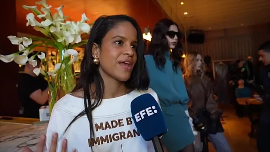 Dise&ntilde;adora dominicana Dwarmis brilla en la Semana de la Moda de Nueva York