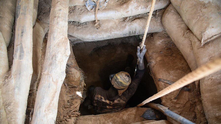 Once muertos tras derrumbe en una mina de oro artesanal en Guinea