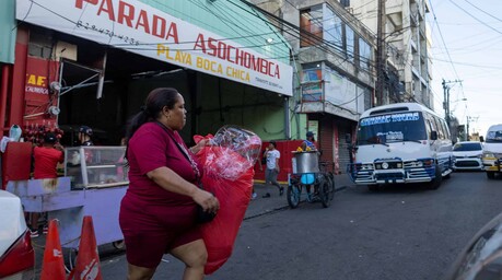 Ventas por San Valent&iacute;n dinamizan el comercio en la Duarte
