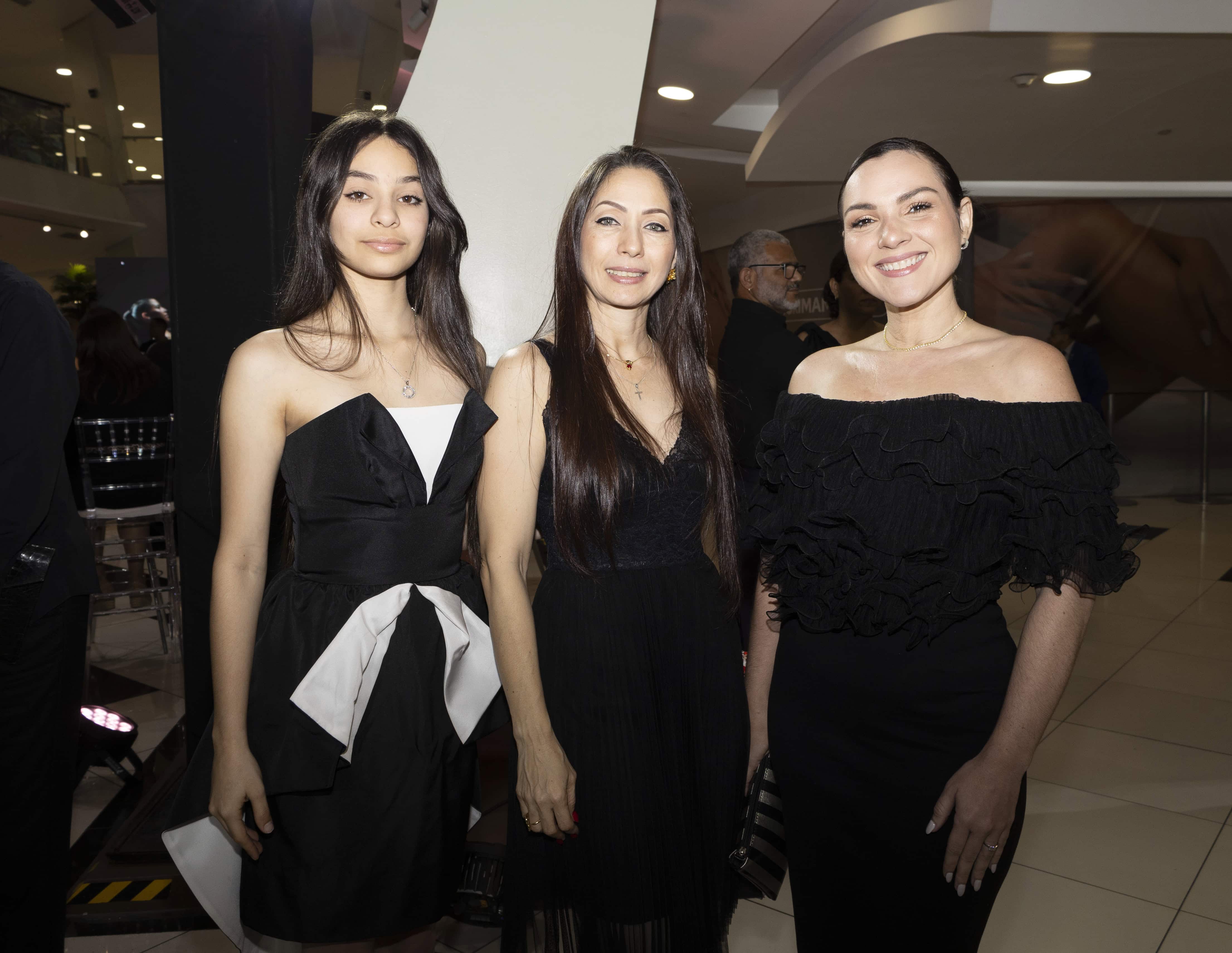 Rachel Pimentel, Guarina Conde y Carlota Sanlley.